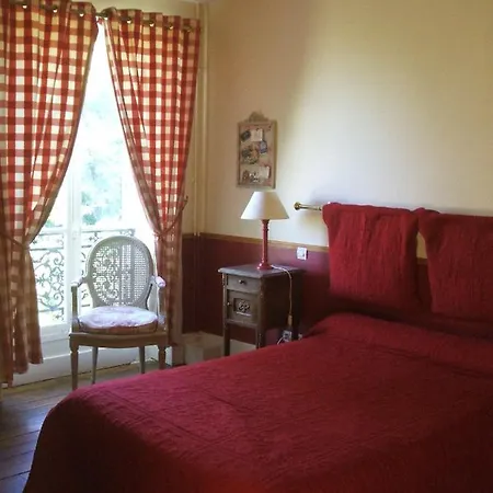 Chateau De Lamberval *