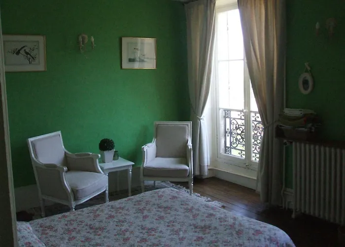 Chateau De Lamberval